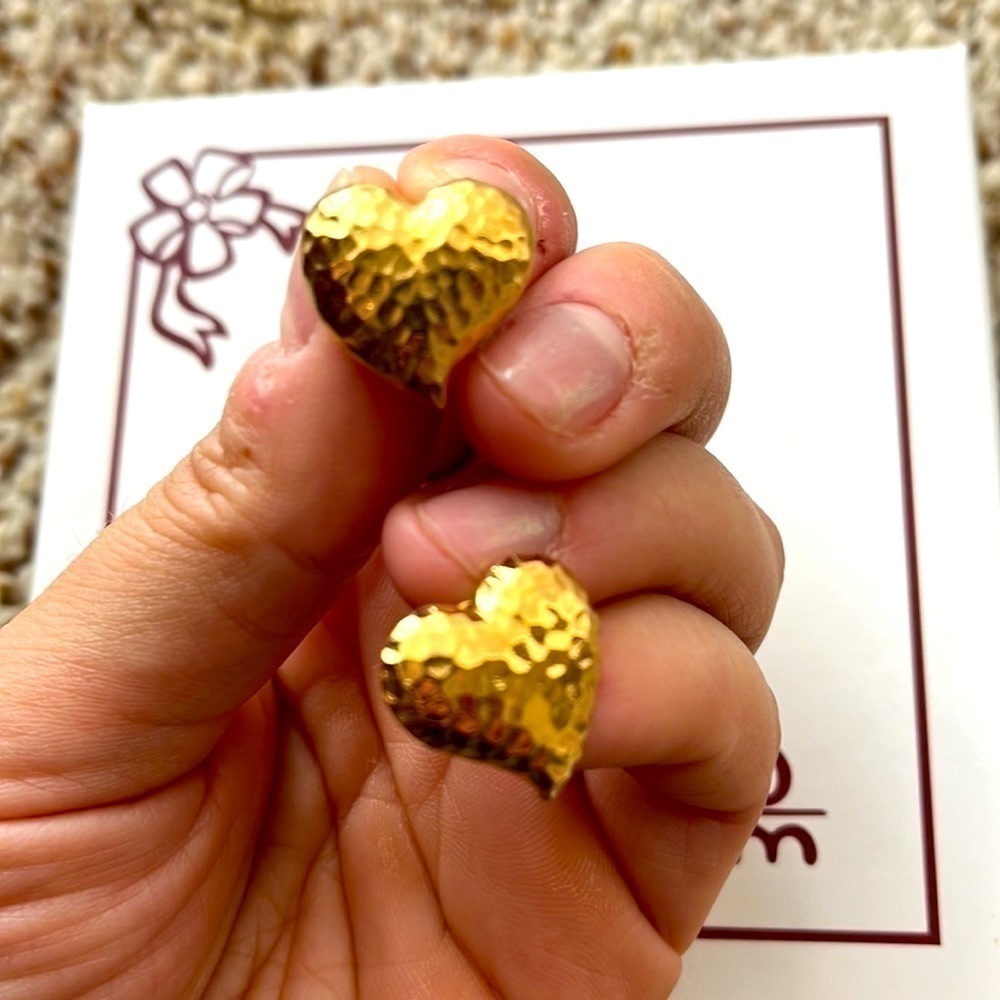 vintage puffy hearts hammered gold earrings pair - Picture 3 of 3